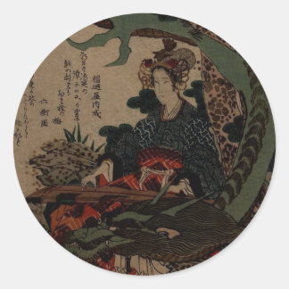 Sticker Rond Femme Jouant Un Koto Avec Un Dragon
