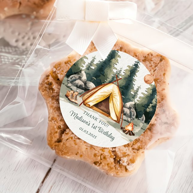 Sticker Rond Fête d'anniversaire rustique de Camping Mountain (Créateur téléchargé)