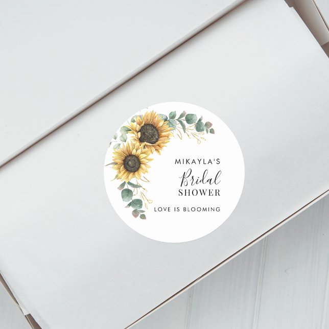 Sticker Rond Fête des mariées de fleurs de tournesol Eucalyptus (Floral Sunflower Eucalyptus Green Bridal Shower Round Sticker)
