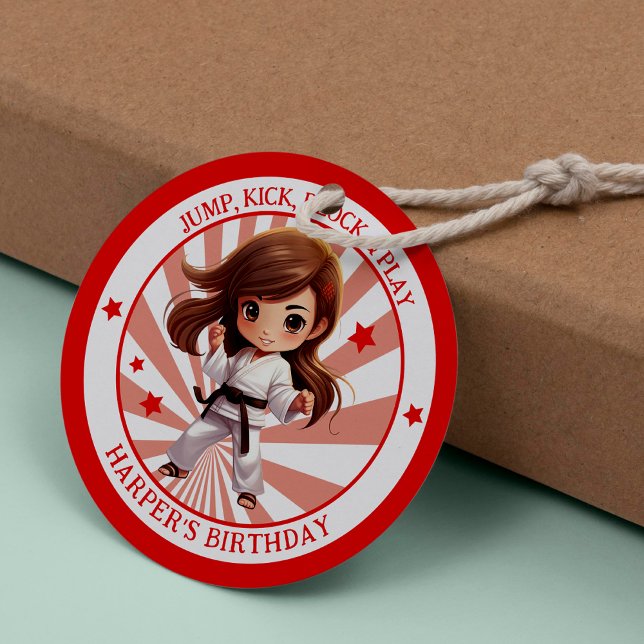 Sticker Rond Fille Karate Martial Arts fête d'anniversaire (Celebrate with kicks and birthday tricks! Kick up the fun with our Karate party supplies!)