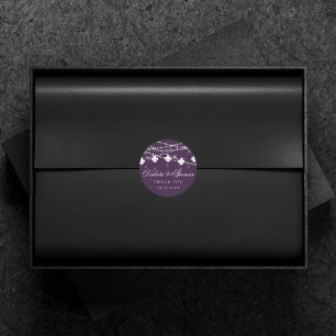 Sticker Rond Fleur de Lis Eggplant Lumières pourpres   Mariage 