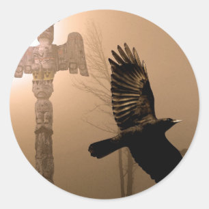Sticker Rond Flying Crow Spirit & Totem Pole Sacred Art
