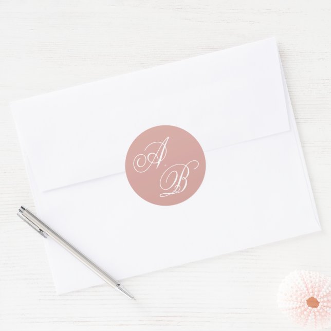 Sticker Rond Formal Classic Dusty Rose Monogram Script Wedding (Enveloppe)
