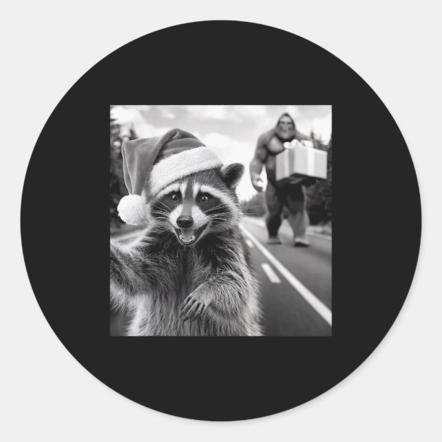 Sticker Rond Funny Christmas Raccoon Shirt Raccoon Selfie With  (Devant)