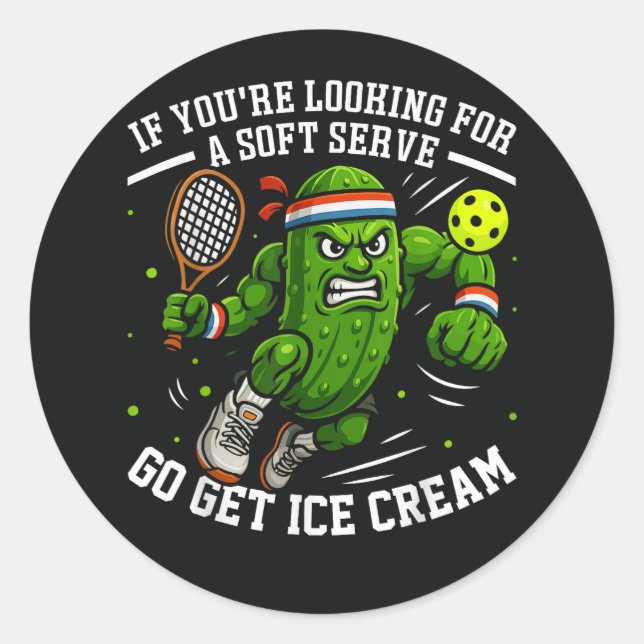 Sticker Rond Funny Pickle Playing Pickleball (Devant)