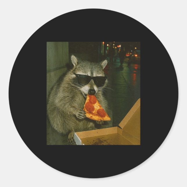 Sticker Rond Funny Raccoon Eating Zza Animal Meme  (Devant)