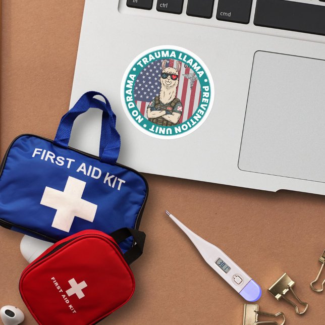 Sticker Rond Funny Trauma Llama Unité de prévention Médicale (Funny Medical Round Sticker Trauma LLama For your EMS gear with this Trauma Llama Prevention Unit )