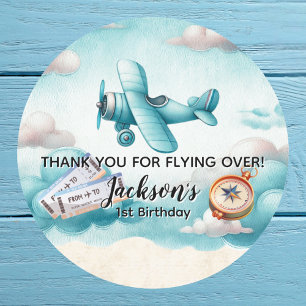 Sticker Rond Garçon Mignon Avion Bleu Voyage Enfants Anniversai