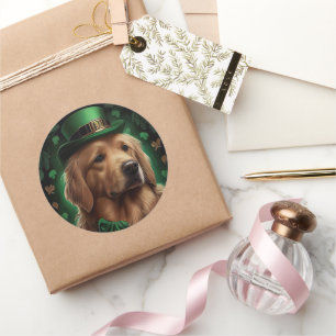 Sticker Rond Golden Retriever Dog in St. Patrick's Day