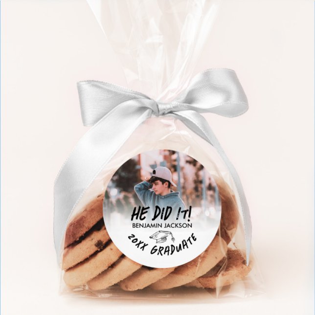 Sticker Rond Il L'A Fait Diplôme En Photo (Créateur téléchargé)