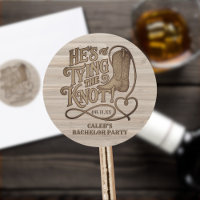Il noue le noeud Rustique Cowboy Bachelor Party