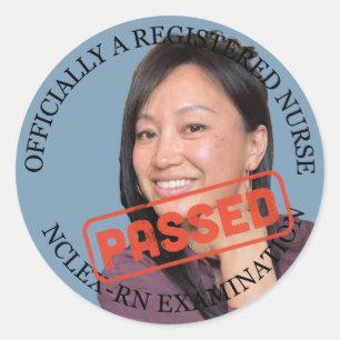 Sticker Rond infirmière personnalisée 3 pouces a réussi l'exame