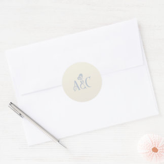 Sticker Rond Initiales mariages avec crème papillon et bleu