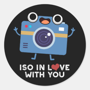 Sticker Rond ISO En amour avec vous amusant Caméra Pun Dark BG
