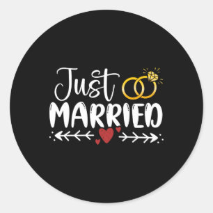 Sticker Rond Jeune couple nouvellement marié mariée et marié ma