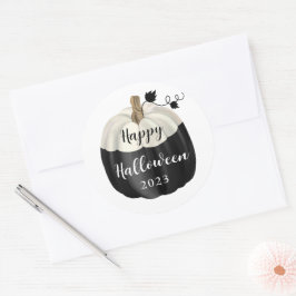 Sticker Rond Joli Halloween noir et blanc Citrouille 2022