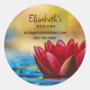Sticker Rond Jolie photo d'une fleur de Lotus dans un étang