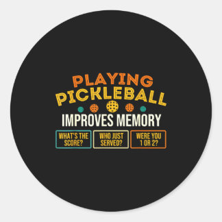 Sticker Rond Jouer au pickleball améliore la mémoire - pickleba