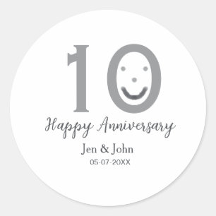 Sticker Rond Joyeux 10e anniversaire nom date gris emoji gras
