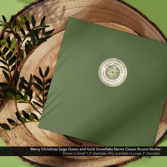 Sticker Rond Joyeux Noël Vert Sauge et Or Nom Flocon de Neige (Merry Christmas, Sage Green and Gold Snowflake Round Envelope Seal Personalized with Your Name)