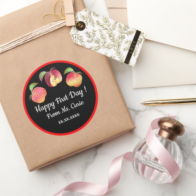 Sticker Rond Joyeux Premier Jour Whimsical Pommes rebondissante (Cadeaux)
