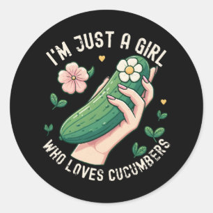 Sticker Rond Juste une fille qui aime les concombres - Végétari