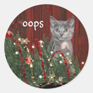 Sticker Rond Kitten et le sapin de Noël tombé