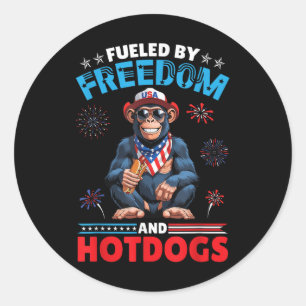 Sticker Rond L'Amérique Du Chimpanzé Alimentée Par La Liberté E