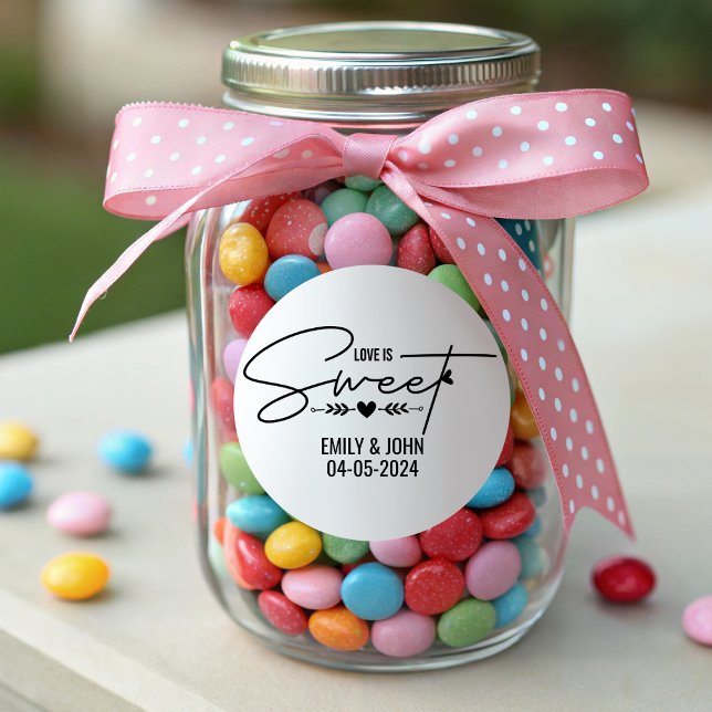 Sticker Rond L'amour élégant est Mariage de calligraphie cardia (love is sweet wedding stickers elegant engagement party simple minimalist calligraphy black & white)