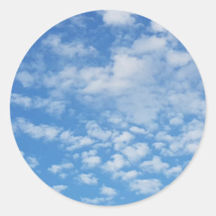 Sticker Rond Le blanc de ciel bleu opacifie l'étiquette