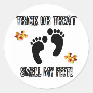 Sticker Rond Le des bonbons ou un sort, sentent mes pieds