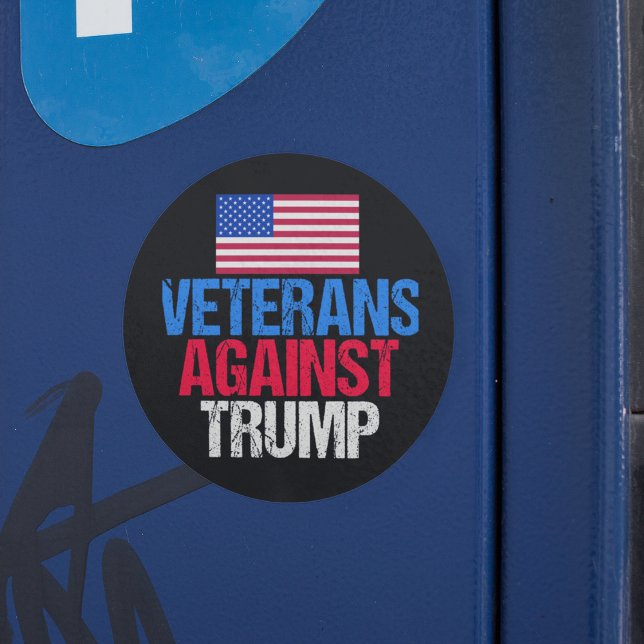 Sticker Rond Les vétérans contre Donald Trump (Créateur téléchargé)