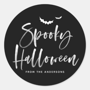 Sticker Rond Lettres de pinceau Halloween Spooky Noir et Blanc