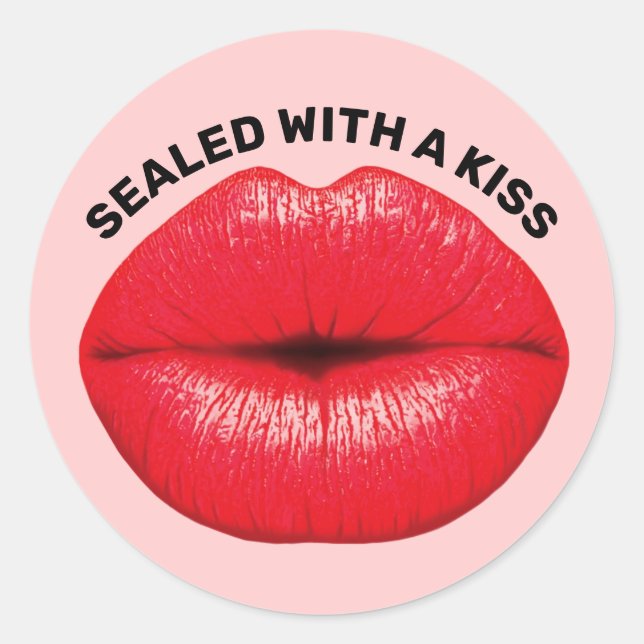 STICKER ROND LÈVRES CHAUDES ROUGES, SÉPARÉES D'UN BÂTIMENT KISS (Devant)