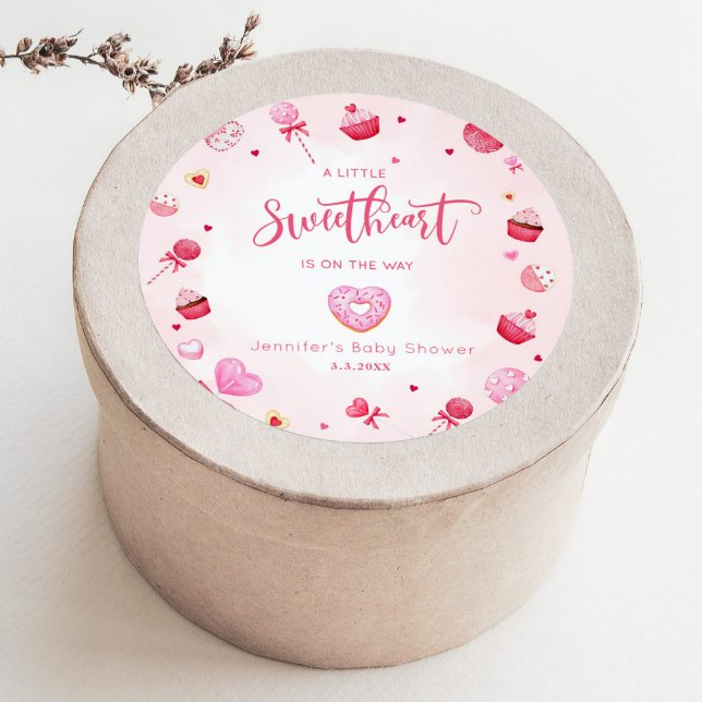 Sticker Rond Little Sweetheart est en chemin baby shower (Créateur téléchargé)