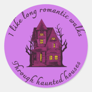 Sticker Rond Longue Marche romantique à travers Haunted Houses 