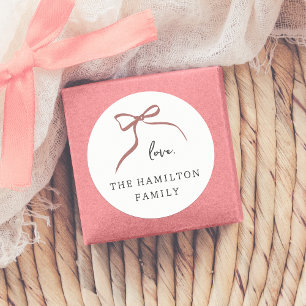 Sticker Rond Main Whimsical Bow tiré ruban rouge "Amour"