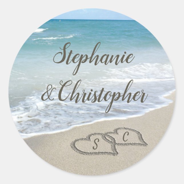 Sticker Rond Mariage de plage Coeurs Monogrammes dans le sable (Devant)