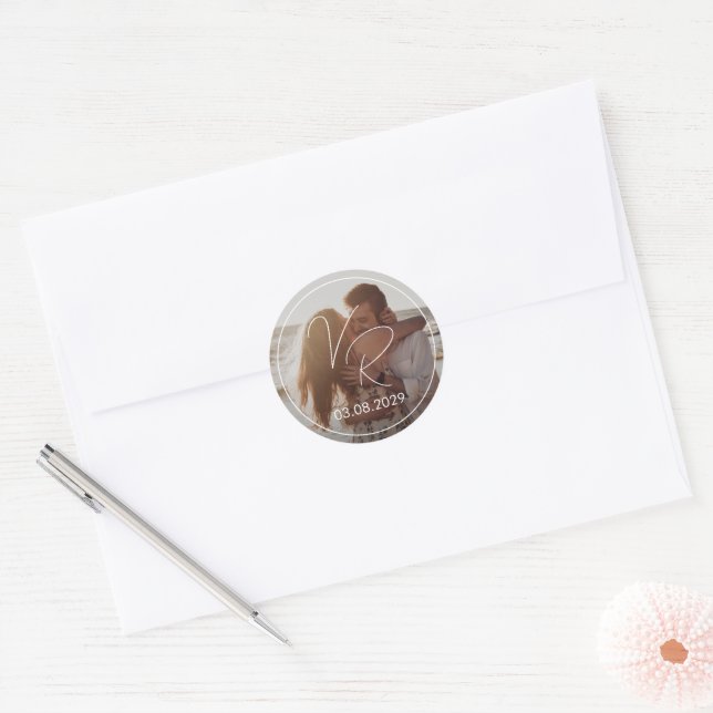 Sticker Rond Mariage moderne photo noir et blanc chic (Enveloppe)