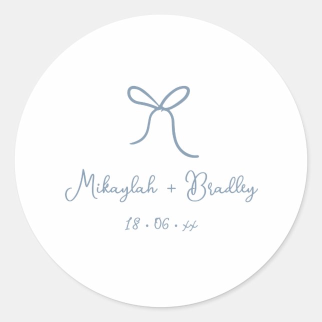 Sticker Rond Mariage personnalisé Dusty Blue Whimsical Bow (Devant)