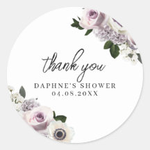 Mariage pluvieux aux fleurs violettes et blanches