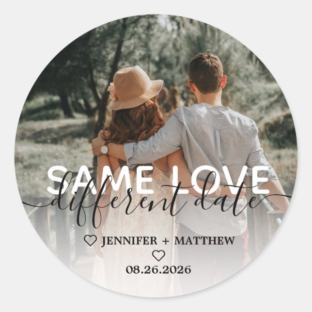 Sticker Rond Même Amour Différent Date Mariage (Devant)