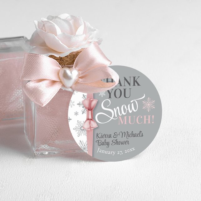 Sticker Rond Merci NEIGE beaucoup bébé fille rose Flocon de nei (Thank you snow much baby girl pink & gray cute snowflake brunch shower round favor gift sticker tag)