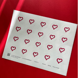 Sticker Rond Messy - un coeur dessiné imparfaitement mais avec 