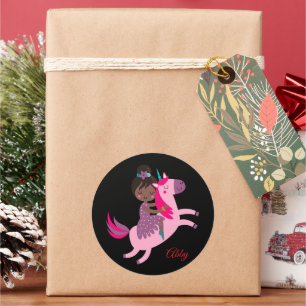 Sticker Rond Mignonne Black Haired Girl équitation sur une lico