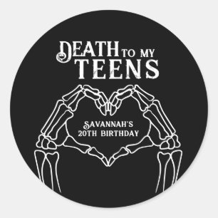 Sticker Rond Mort à Mes Ados Tendances Gothiques 20e Anniversai