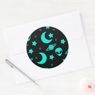Sticker Rond Motif d'alien turquoise avec étoiles et lunes