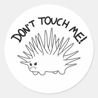 Sticker Rond "Ne me touchez pas" Créature mignonne et piquante