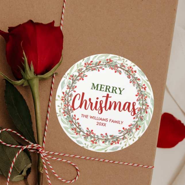 Sticker Rond Nom de famille Joyeux Noël Flower Wreath (Family Name Merry Christmas Flower Wreath Classic Round Sticker)