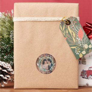 Sticker Rond Nos premiers noël ensemble photo en bois rustique